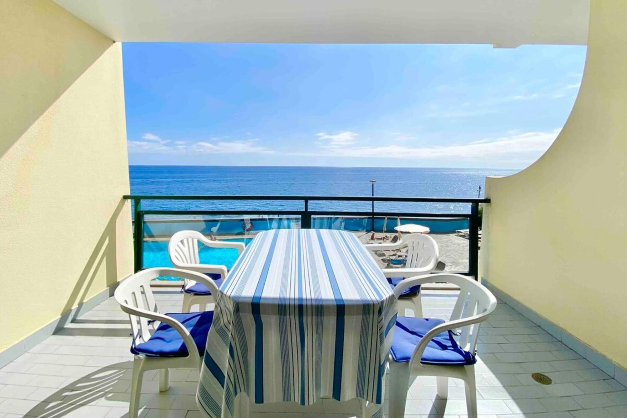 Serene Seaside Praia Formosa フンシャル エクステリア 写真