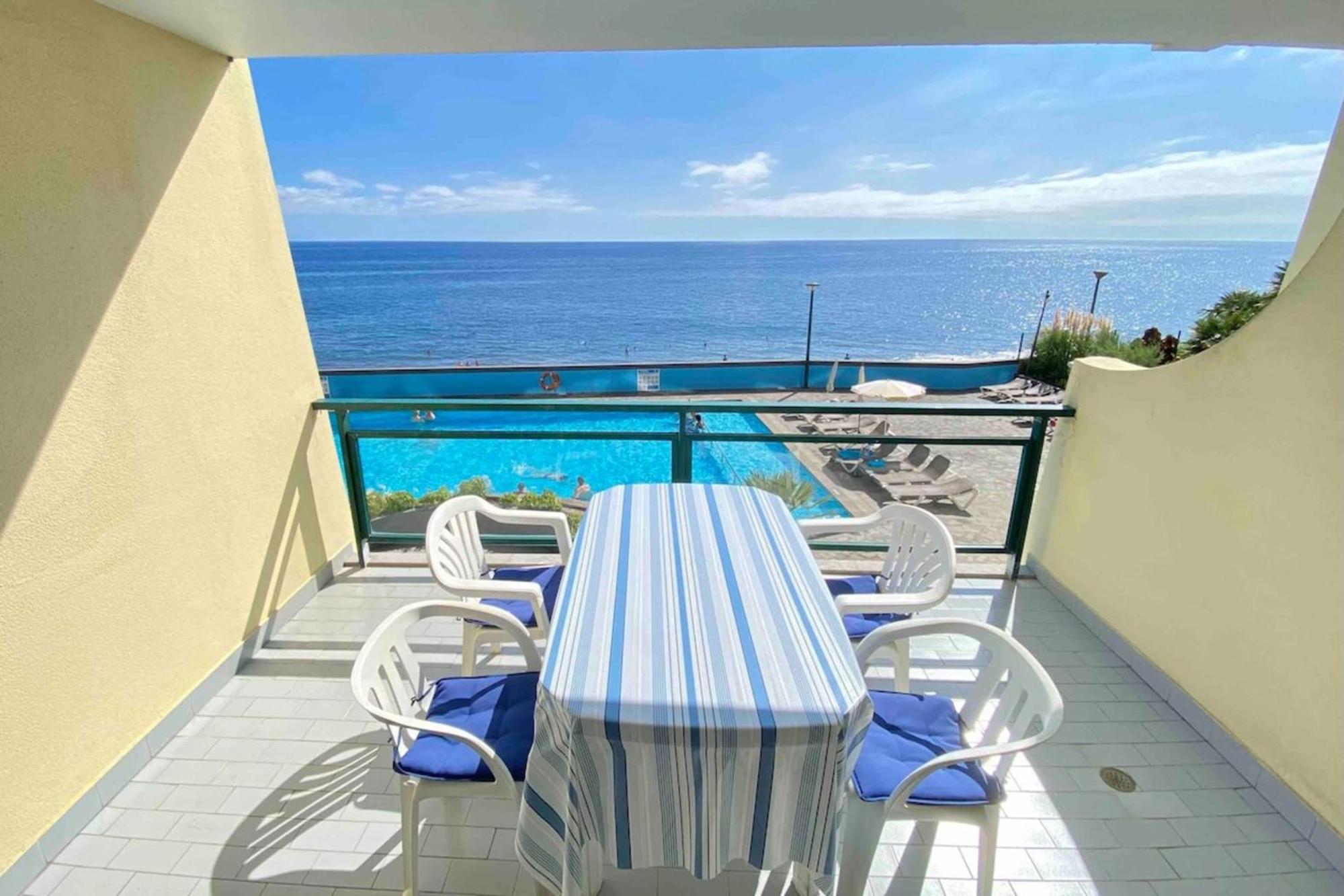 Serene Seaside Praia Formosa フンシャル エクステリア 写真
